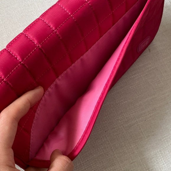 LUG Tango Quilted Pink Travel Wallet - Picture 4 of 9